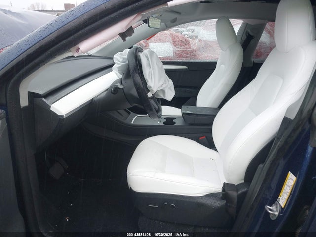 2024 TESLA MODEL Y 7SAYGAEE5RF200351 Photo 4