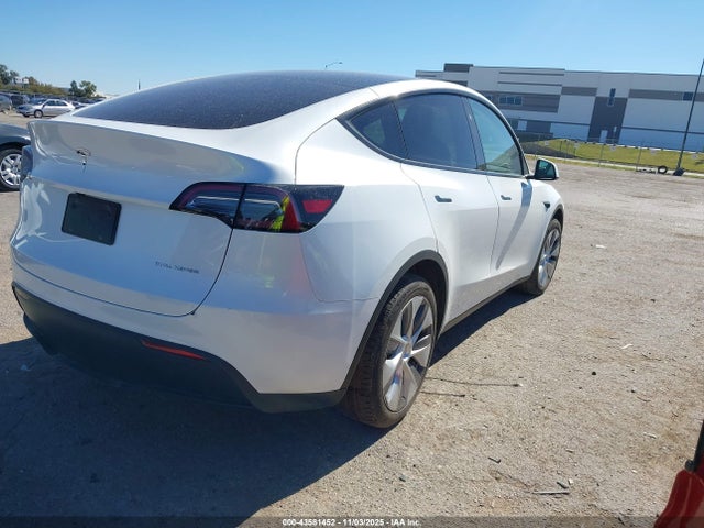 2024 TESLA MODEL Y 7SAYGDEE4RA267781 Photo 3