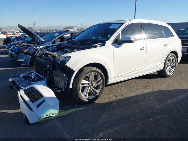 2020 AUDI Q7 WA1LXAF79LD002615 Photo 1