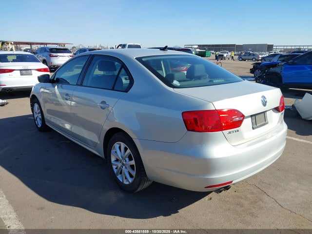 2011 Volkswagen Jetta 2.5l Se მანქანა იყიდება აუქციონზე, vin: 3VWDZ7AJ3BM350761, აუქციონის ნომერი: 43581559