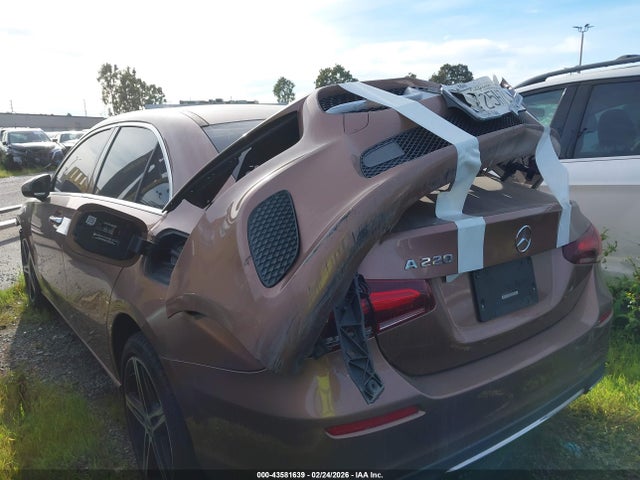 2021 MERCEDES-BENZ A 220 W1K3G4EB6MJ309293 Photo 2