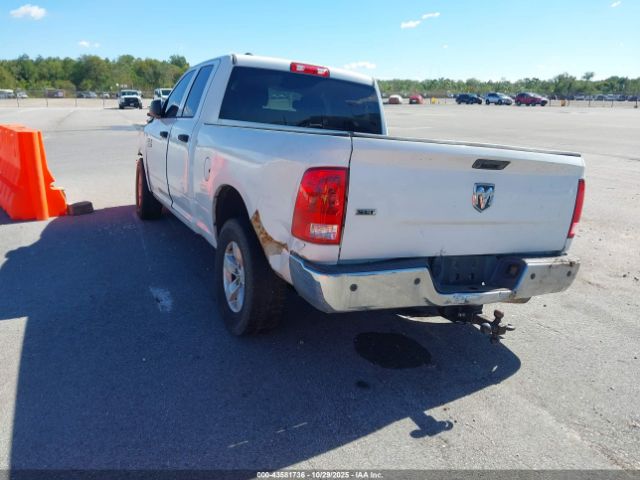 2018 RAM 1500 1C6RR6FG7JS201850 Photo 2