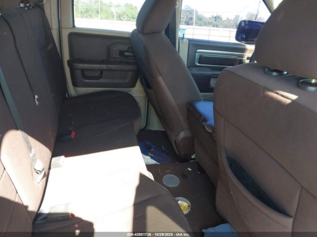 2018 RAM 1500 1C6RR6FG7JS201850 Photo 7