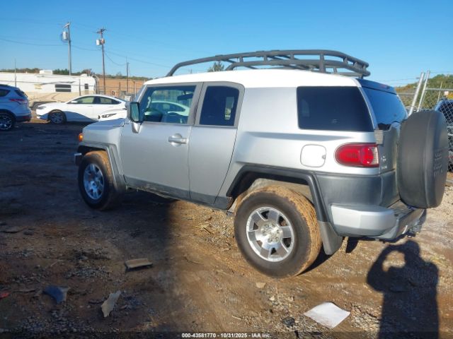 2007 TOYOTA FJ CRUISER JTEZU11F970016319 Photo 2