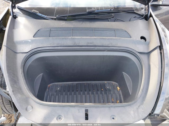 2024 TESLA MODEL Y 7SAYGDED5RF040254 Photo 9