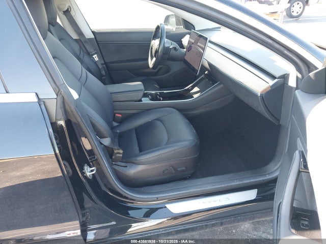 2018 TESLA MODEL 3 5YJ3E1EA9JF010079 Photo 4
