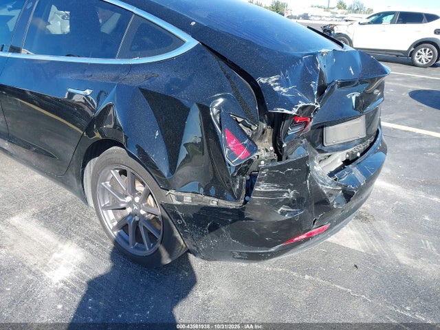 2018 TESLA MODEL 3 5YJ3E1EA9JF010079 Photo 5