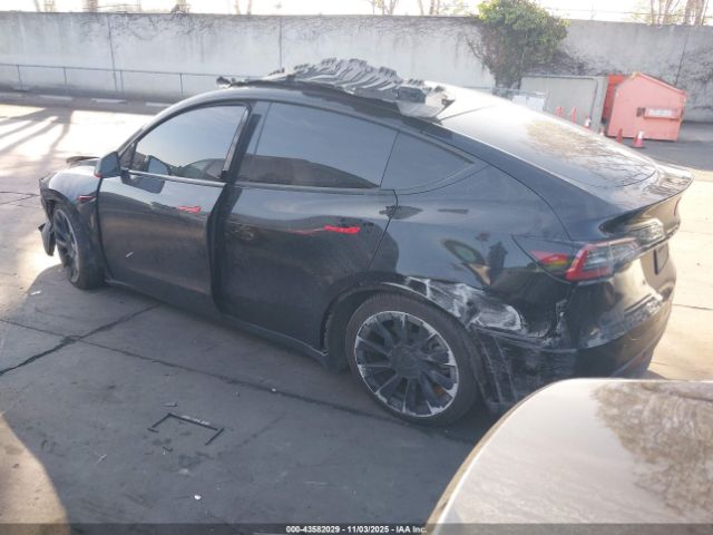 2022 TESLA MODEL Y 7SAYGDEE0NF351433 Photo 2