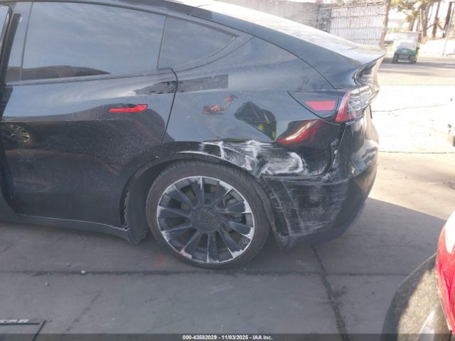 2022 TESLA MODEL Y 7SAYGDEE0NF351433 Photo 5