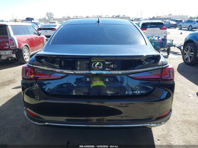 Lexus ES 300H 2025 58ADA1C17SU060298 Image 17