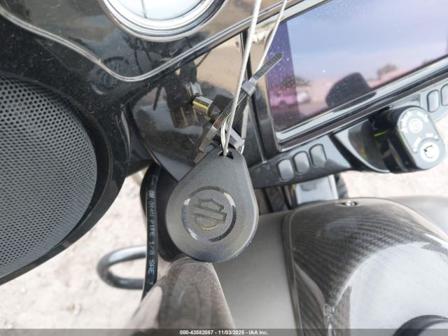 2019 HARLEY-DAVIDSON FLHXS 1HD1KRP18KB679295 Photo 10