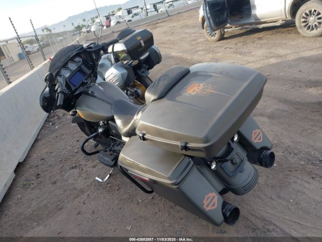 2019 HARLEY-DAVIDSON FLHXS 1HD1KRP18KB679295 Photo 2