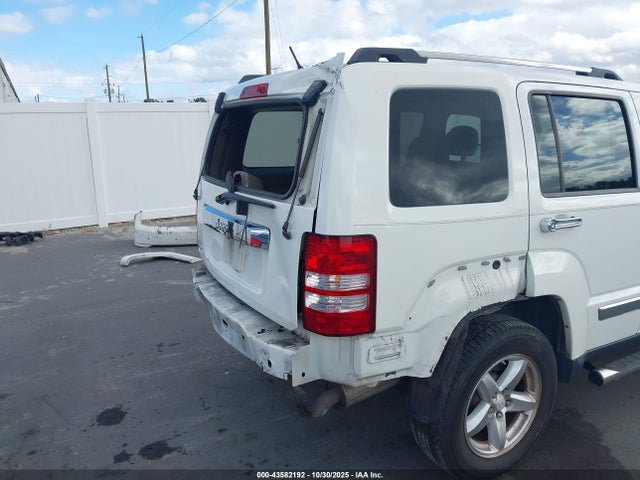 43582192 :رقم المزاد ، 1J4PP5GK6AW104015 vin ، 2010 Jeep Liberty Limited مزاد بيع