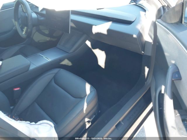 2025 TESLA MODEL 3 5YJ3E1EA6SF030565 Photo 4