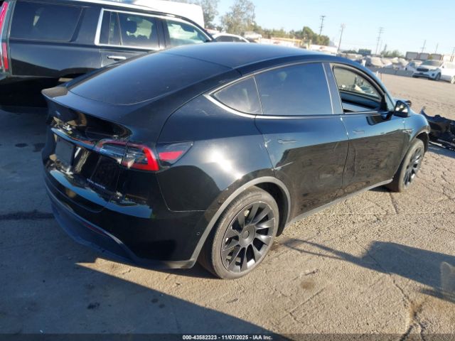 2021 TESLA MODEL Y 5YJYGDEE2MF152332 Photo 3