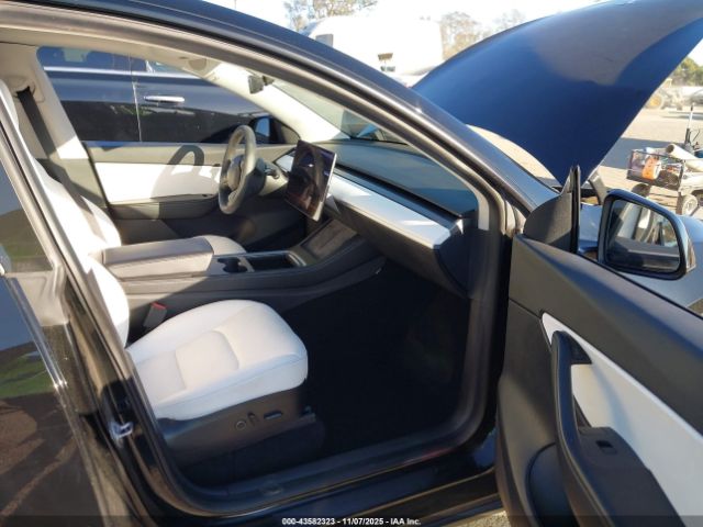2021 TESLA MODEL Y 5YJYGDEE2MF152332 Photo 4
