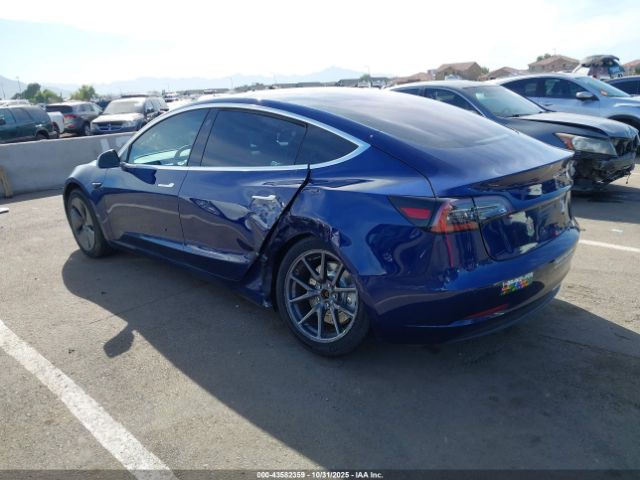 2018 TESLA MODEL 3 5YJ3E1EA7JF032632 Photo 2