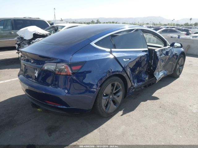 2018 TESLA MODEL 3 5YJ3E1EA7JF032632 Photo 3
