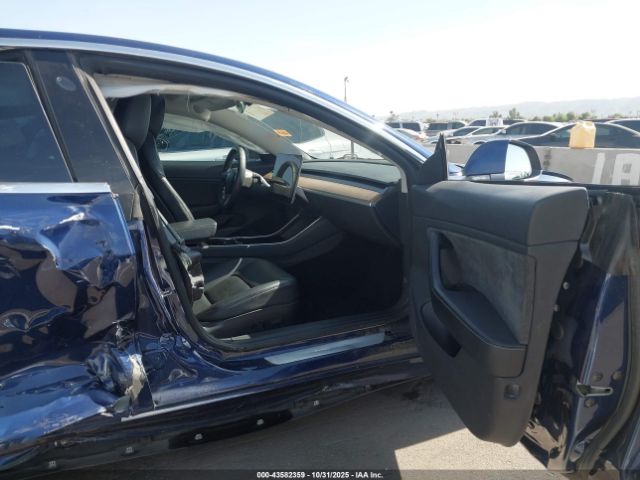 2018 TESLA MODEL 3 5YJ3E1EA7JF032632 Photo 4