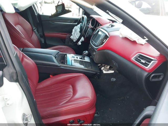 Maserati m156b 2015 ZAM57RTA4F1134079 Image 5