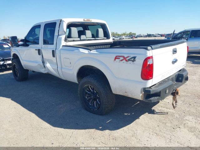 2011 FORD F-250 1FT7W2B6XBEC34971 Photo 2