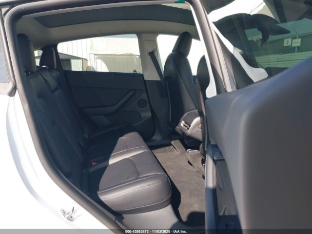 2021 TESLA MODEL Y 5YJYGDEE0MF259637 Photo 7