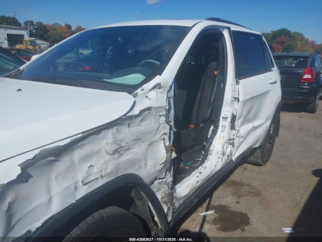 2016 JEEP GRAND CHEROKEE 1C4RJEAG9GC351835 Photo 5