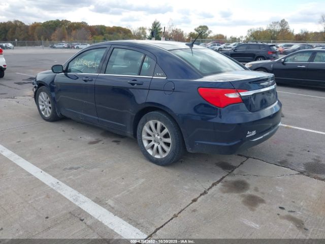 2014 CHRYSLER 200 1C3CCBBB2EN100985 Photo 2