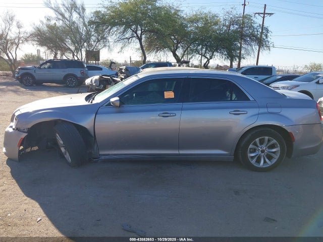 Chrysler 300 Limited 2015 2C3CCAAG7FH807629 Image 13