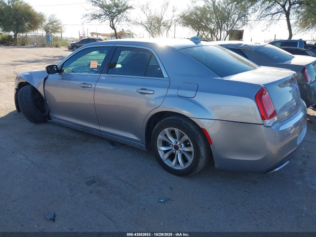 Chrysler 300 Limited 2015 2C3CCAAG7FH807629 Image 3