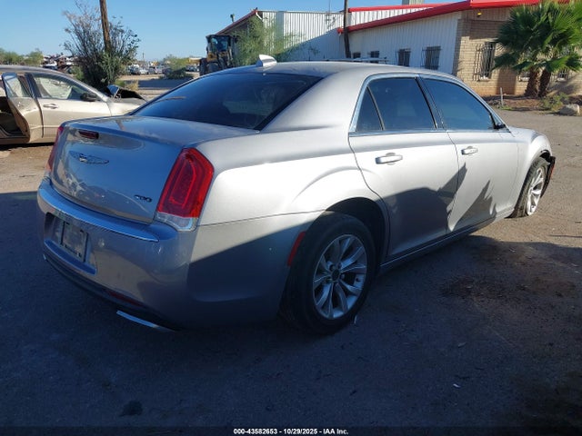 Chrysler 300 Limited 2015 2C3CCAAG7FH807629 Image 4