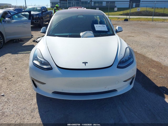 Tesla Model 3 Long Range/performance 2019 5YJ3E1EB8KF199611 Image 30
