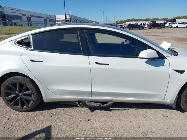 Tesla Model 3 Long Range/performance 2019 5YJ3E1EB8KF199611 Image 31