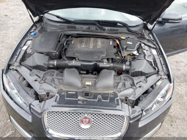 2015 JAGUAR XF SAJWJ0FF5F8U51892 Photo 9