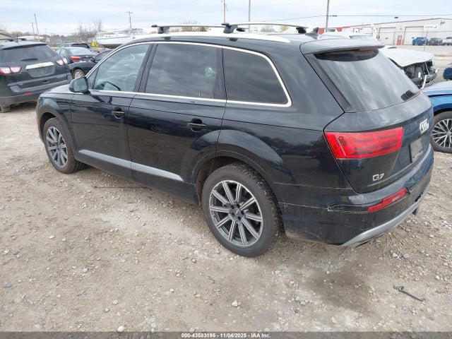 2017 AUDI Q7 WA1LAAF71HD038047 Photo 2