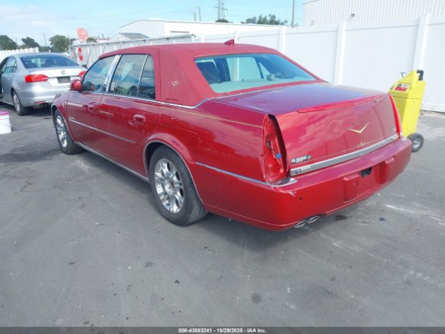 2011 CADILLAC DTS 1G6KH5E61BU102367 Photo 2