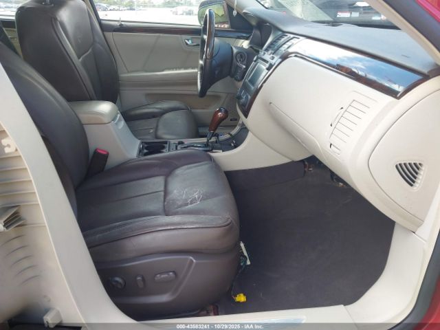 2011 CADILLAC DTS 1G6KH5E61BU102367 Photo 4