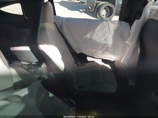 2025 TESLA MODEL X 7SAXCBE53SF464400 Photo 7