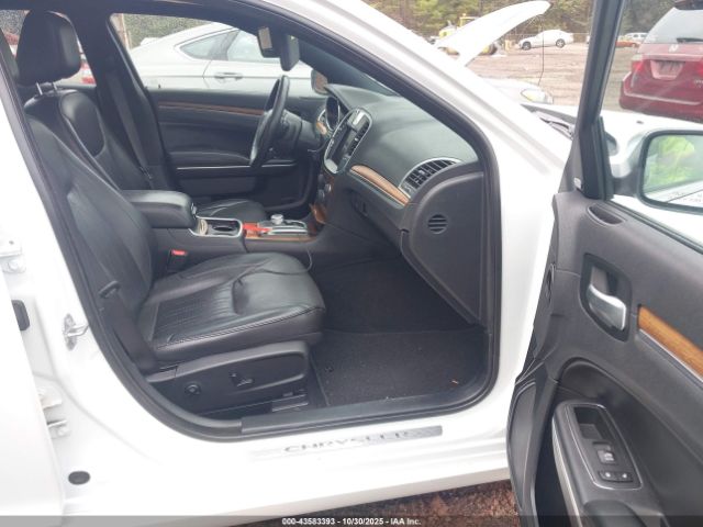 2019 CHRYSLER 300 2C3CCAPT1KH556122 Photo 4