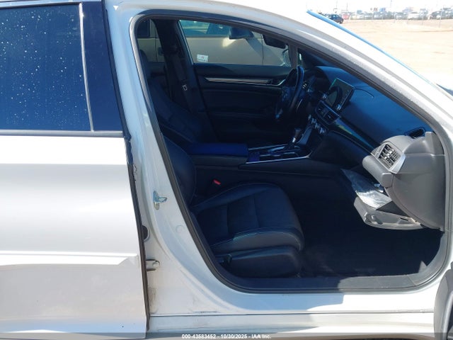 1HGCV1F30JA242418 Honda Accord Sport