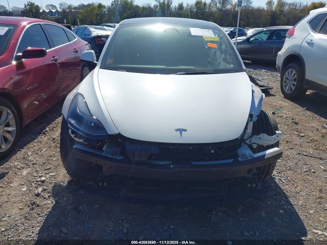 Продаж на аукціоні авто 2023 Tesla Model 3 Rear-wheel Drive, vin: 5YJ3E1EA8PF701080, номер лоту: 43583590