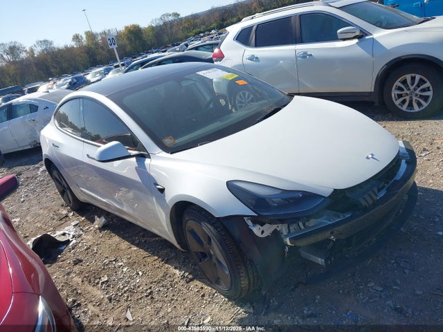 Продаж на аукціоні авто 2023 Tesla Model 3 Rear-wheel Drive, vin: 5YJ3E1EA8PF701080, номер лоту: 43583590