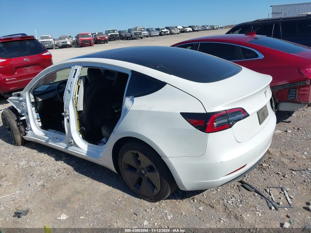 Продаж на аукціоні авто 2023 Tesla Model 3 Rear-wheel Drive, vin: 5YJ3E1EA8PF701080, номер лоту: 43583590