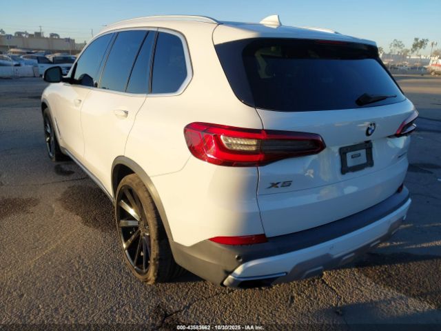 2019 BMW X5 5UXCR6C56KLL25913 Photo 2