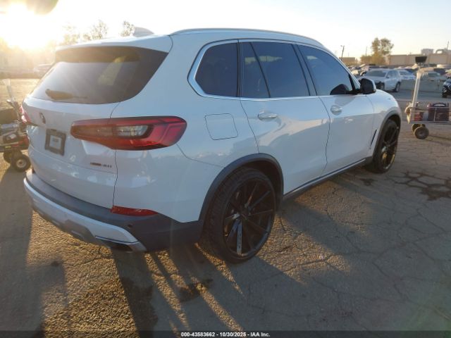 2019 BMW X5 5UXCR6C56KLL25913 Photo 3