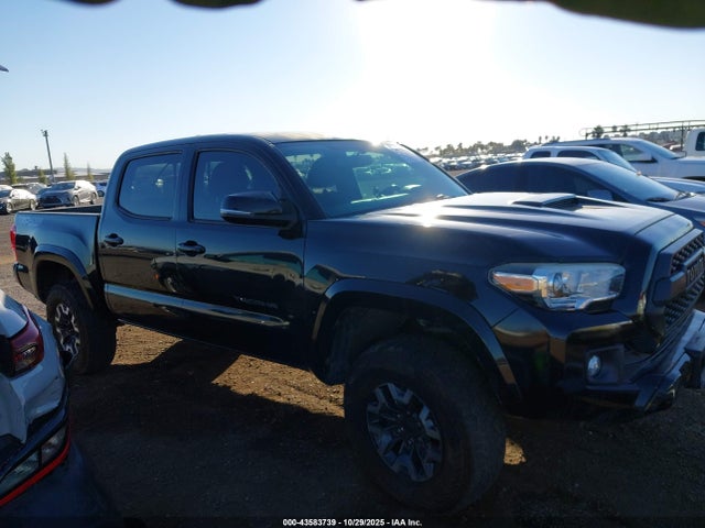 Продаж на аукціоні авто 2017 Toyota Tacoma Trd Sport, vin: 3TMCZ5AN1HM044737, номер лоту: 43583739