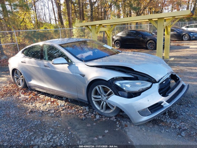 2013 TESLA MODEL S 5YJSA1CG9DFP03544 Photo 0