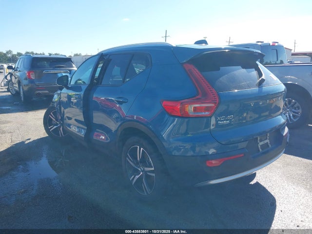 2023 VOLVO XC40 YV4K92HK4P2921620 Photo 2