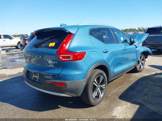 2023 VOLVO XC40 YV4K92HK4P2921620 Photo 3