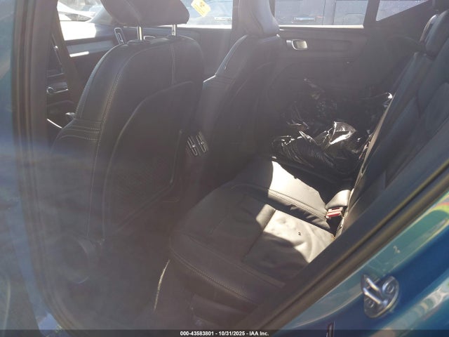 2023 VOLVO XC40 YV4K92HK4P2921620 Photo 7
